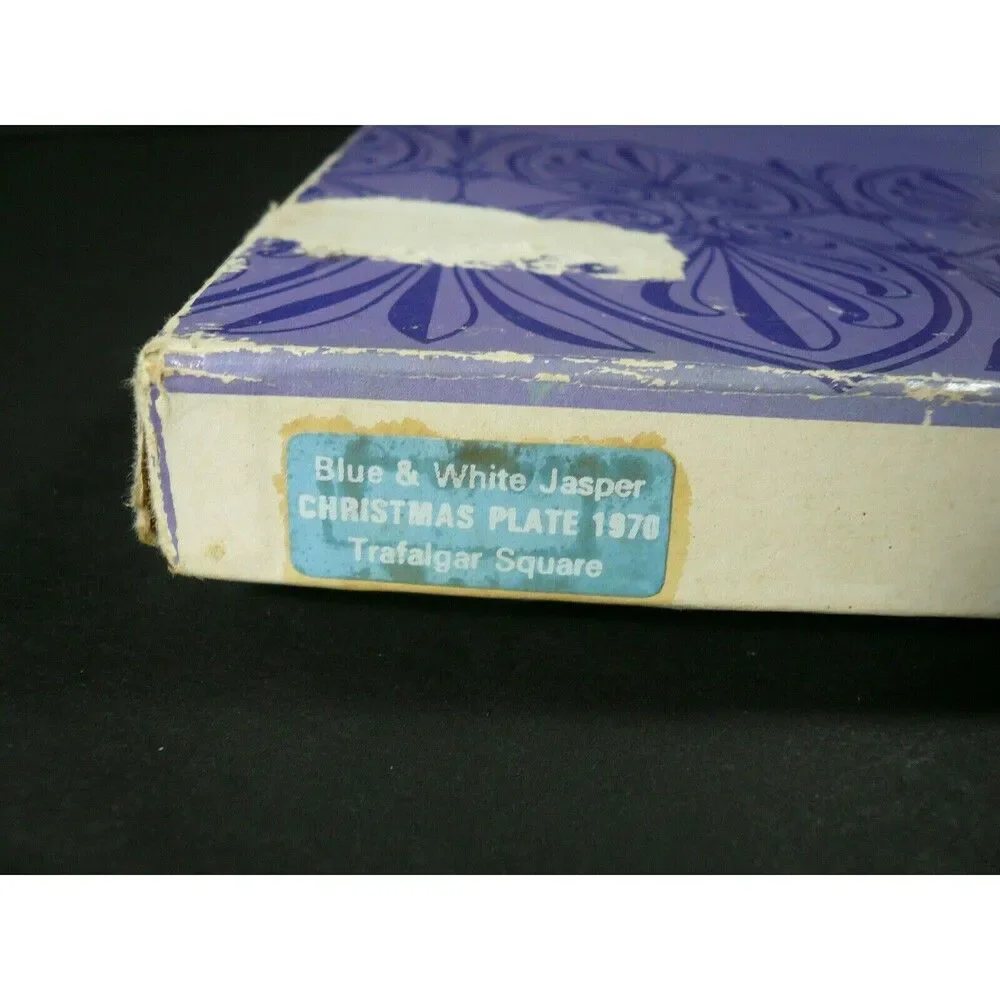 Wedgwood White on Blue Jasper Christmas Plate 1970 Trafalgar Square w/box
